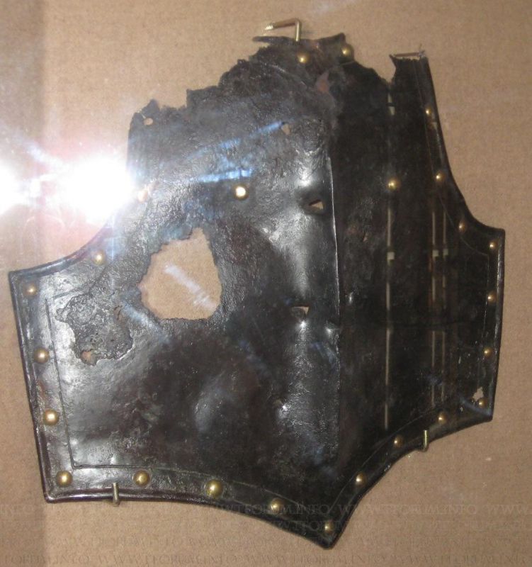 cuirass_02.jpg