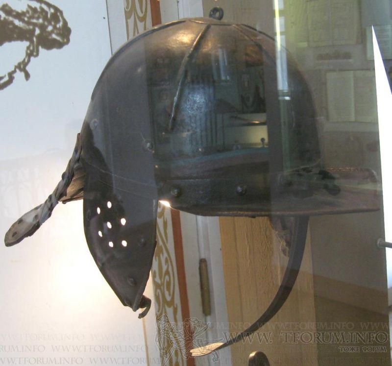 17c_eur_helm_01a.jpg