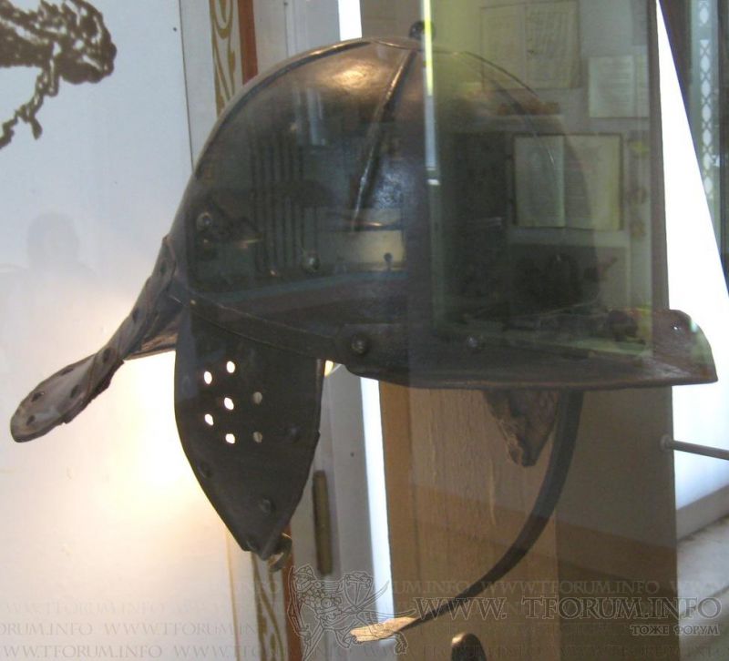 17c_eur_helm_01c.jpg