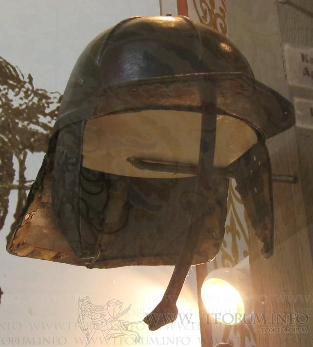 17c_eur_helm_01b.jpg