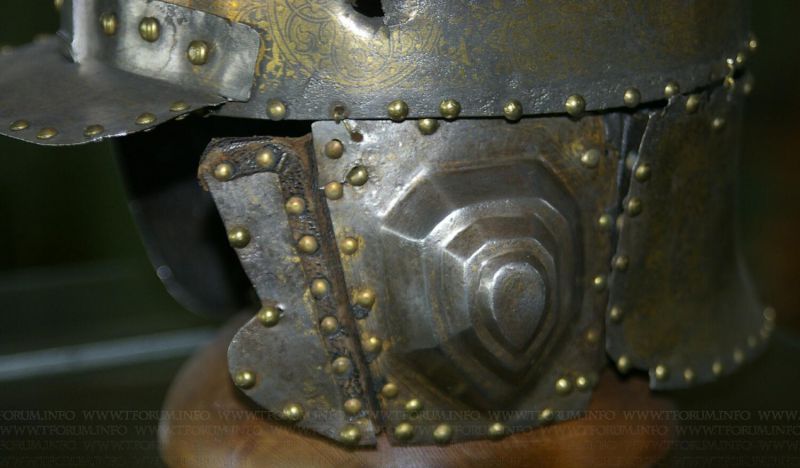 helm2_2.jpg