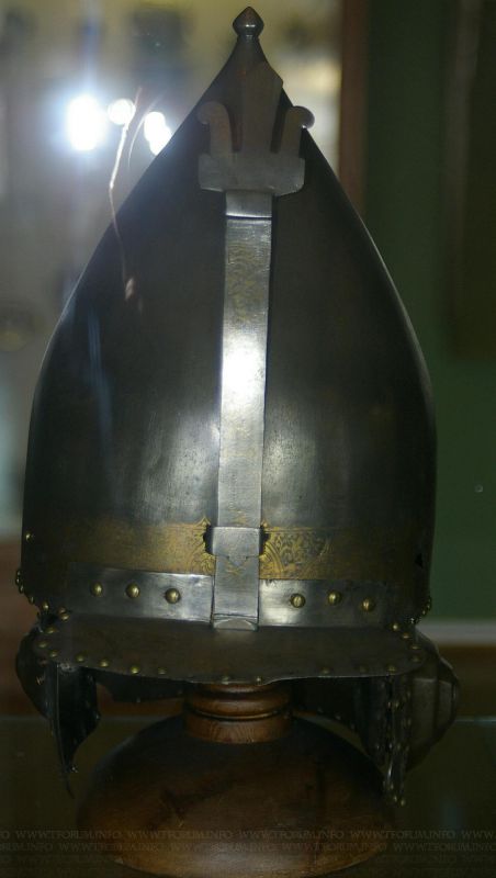 helm2_0.jpg