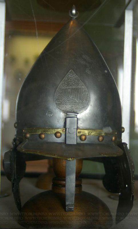 helm1_0.jpg