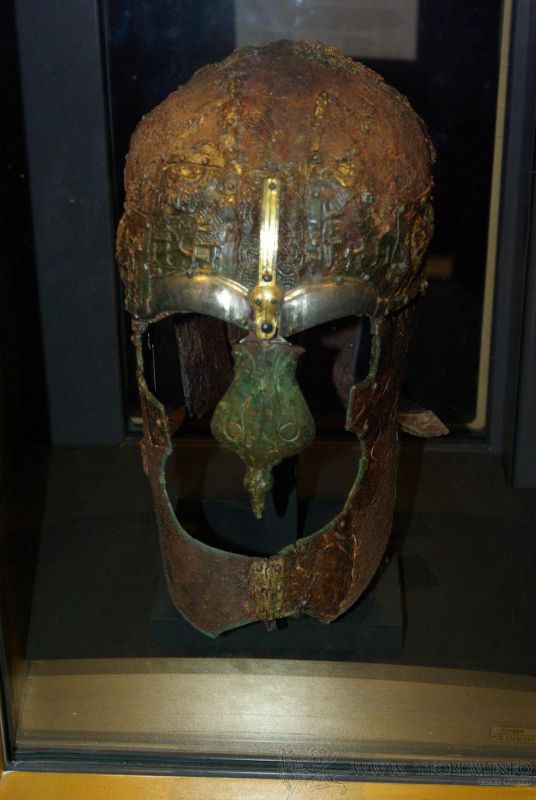 helm2_01.jpg