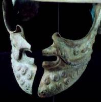 phoenix_ancient_art_phrygian_or_thracian_type_helmet_12293603959240.jpg