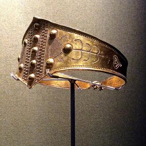 Viking age  gold arm ring from Denmark 800-1050 AD.jpg